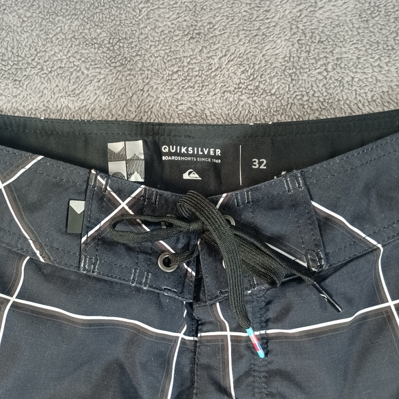 Quicksilver Shorts 32w - Picture 4 of 8